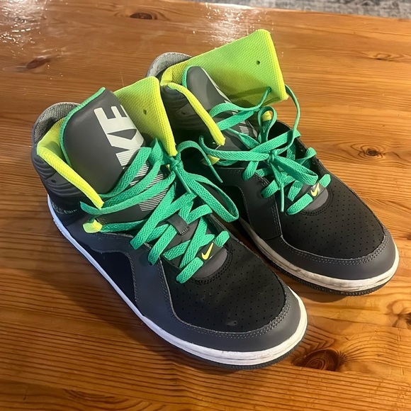 Nike Sneakers | Court Invader High Top green Black 677807-037. 7 y w/box - Picture 1 of 14